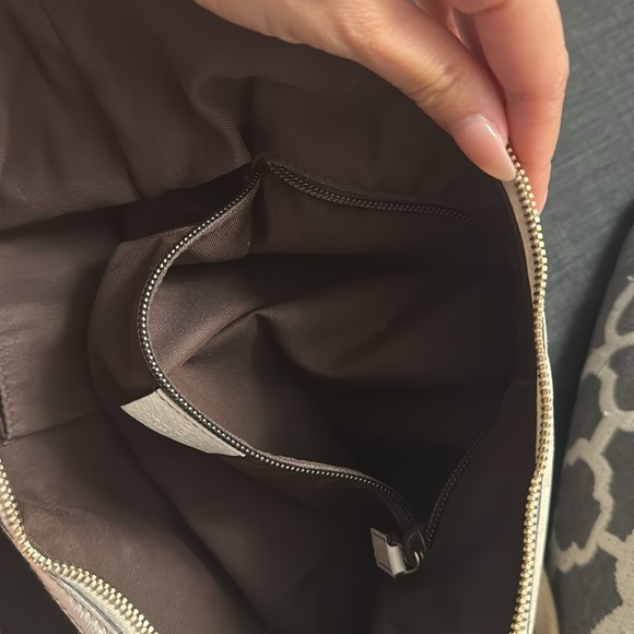 Gucci white Monogram Canvas Round Messenger Bag - Picture 6 of 7